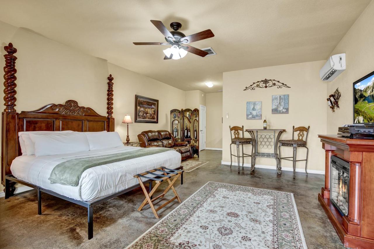 פרדריקסברג Romantic Oasis With Hot Tub Near Fred And Wineries! מראה חיצוני תמונה