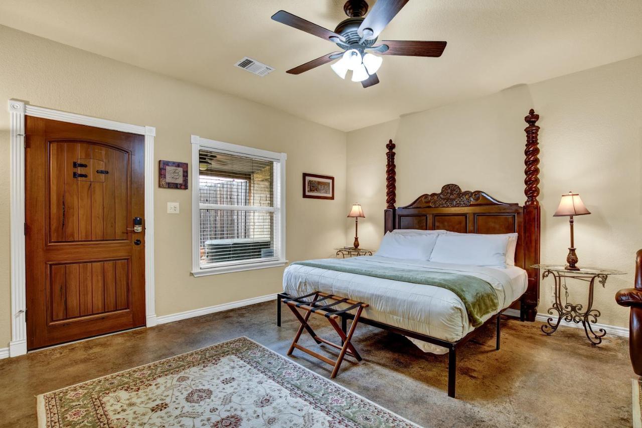 פרדריקסברג Romantic Oasis With Hot Tub Near Fred And Wineries! מראה חיצוני תמונה