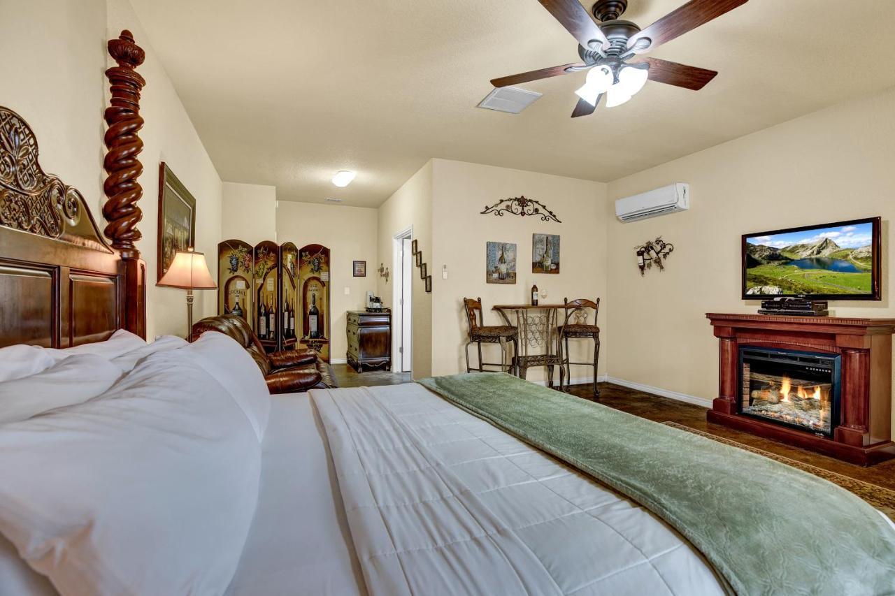 פרדריקסברג Romantic Oasis With Hot Tub Near Fred And Wineries! מראה חיצוני תמונה