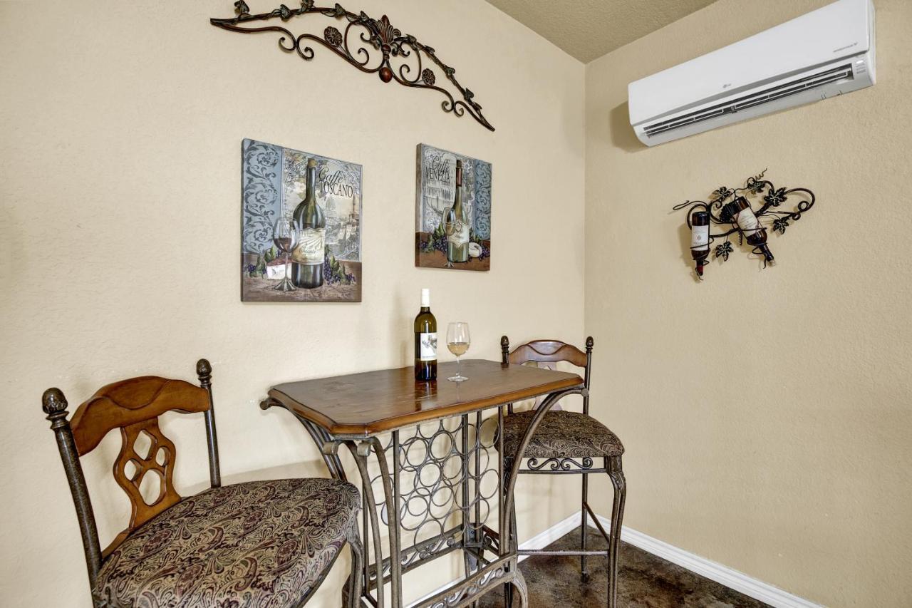 פרדריקסברג Romantic Oasis With Hot Tub Near Fred And Wineries! מראה חיצוני תמונה